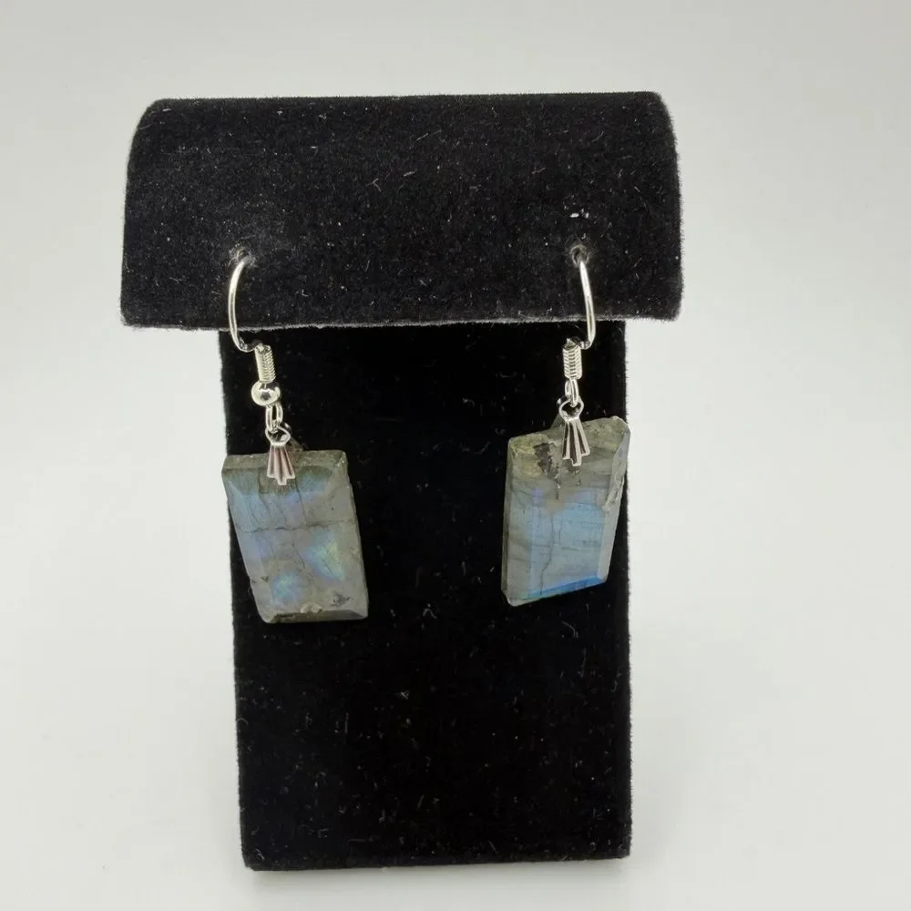 Like‎ New 25x14mm faceted Labradorite drop/dangle earrings w/ 925 hooks!